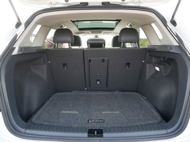 Used 2025 Volkswagen Taos SE AWD/4WD image 18