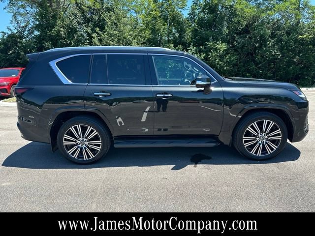 Used 2023 Lexus LX 600 4WD w/ Luxury Package image 4