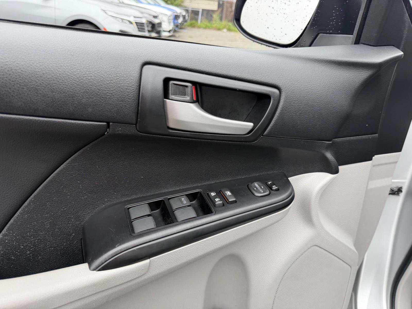 Used 2014 Toyota Camry LE FWD image 17