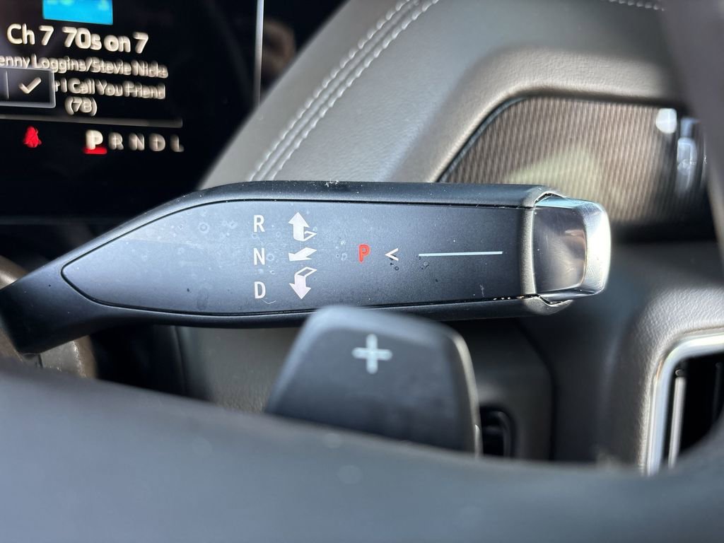 Used 2025 GMC Yukon Elevation image 16