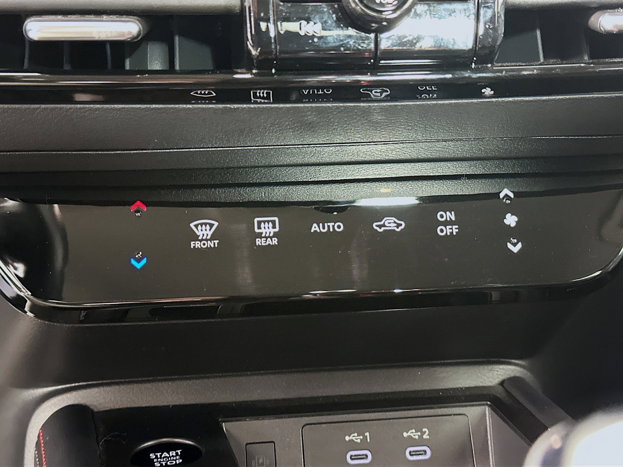 Used 2025 Nissan Kicks SR AWD/4WD image 23