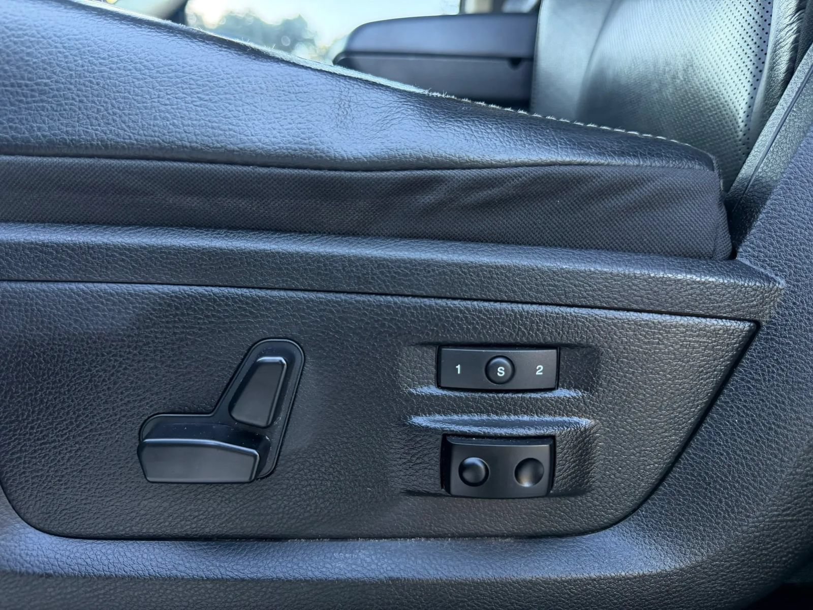 Used 2013 RAM 1500 Laramie w/ Protection Group AWD/4WD image 46