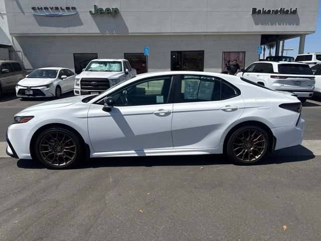 Used 2023 Toyota Camry SE FWD image 2