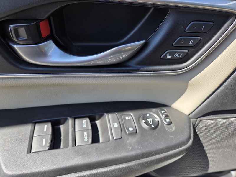 Used 2019 Honda CR-V Touring image 13