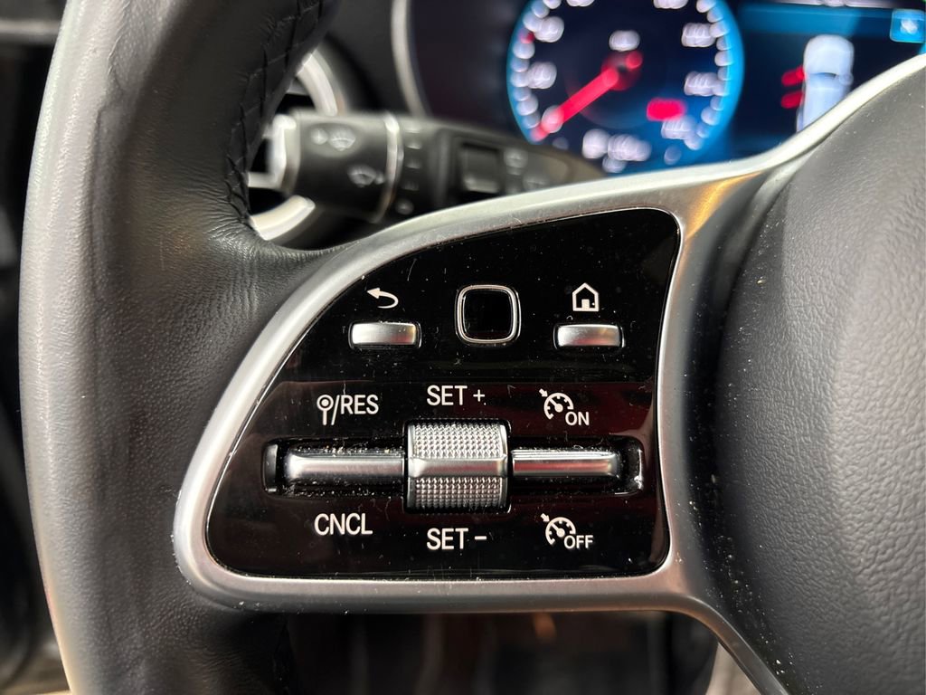 Used 2022 Mercedes-Benz GLC 300 4MATIC image 30