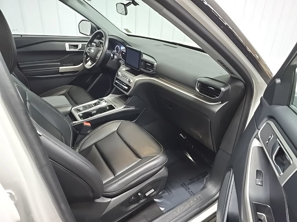 Certified 2023 Ford Explorer XLT w/ Equipment Group 202A AWD/4WD image 20