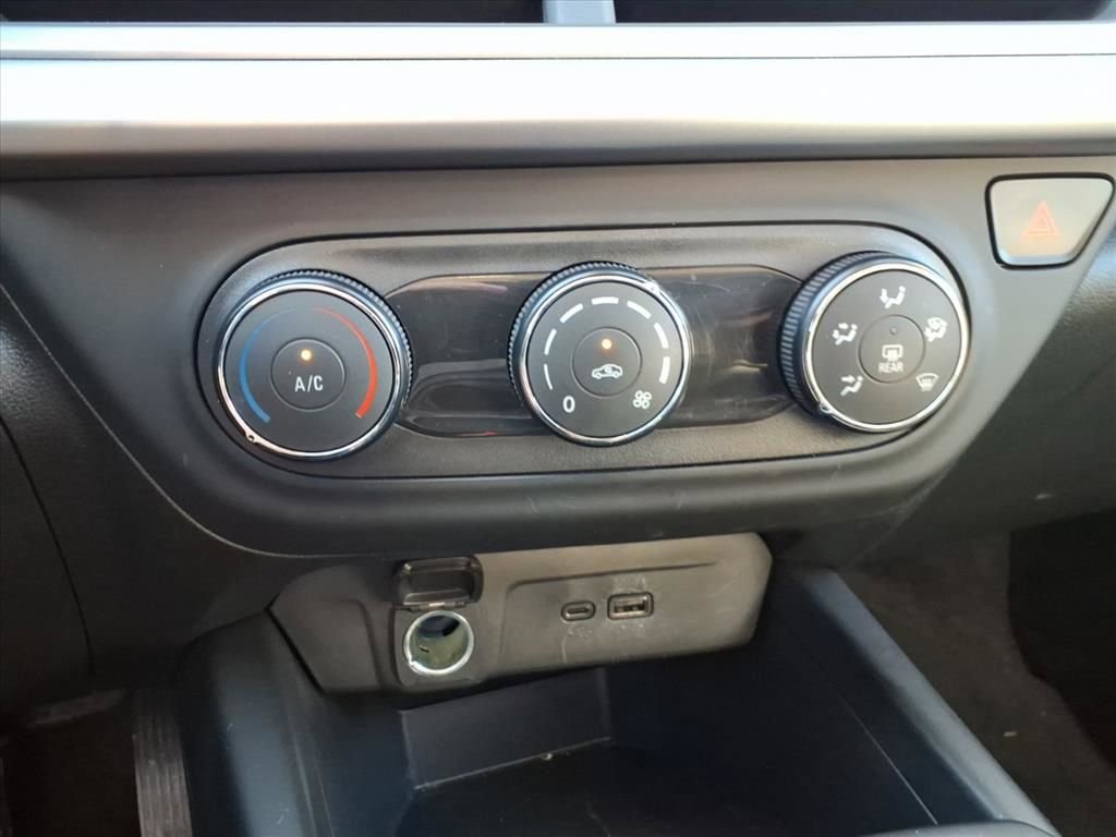 Used 2025 Chevrolet Trax LS w/ Driver Confidence Package FWD image 16
