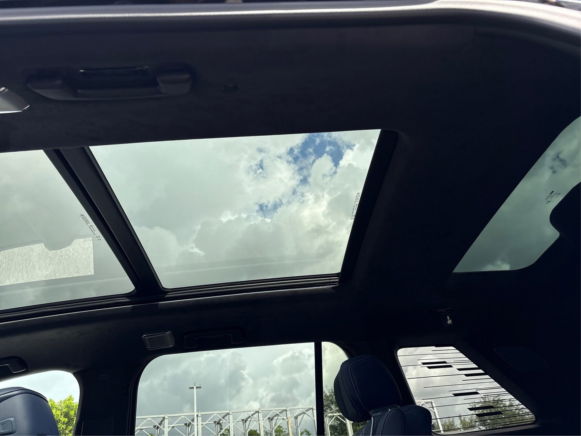 New 2026 Cadillac Vistiq Premium Luxury image 34