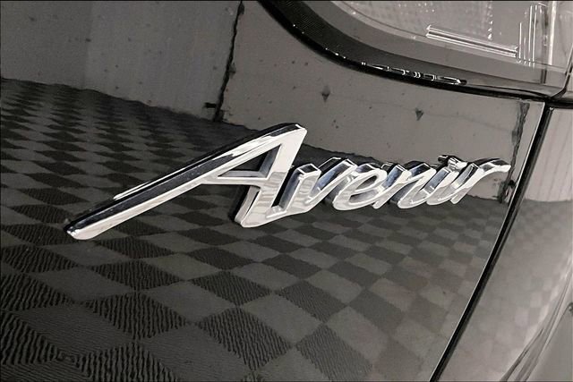 Used 2023 Buick Envision Avenir AWD/4WD image 9