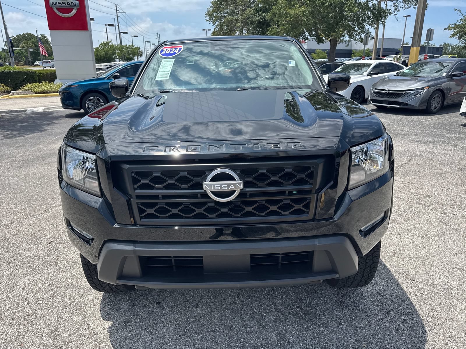 Certified 2024 Nissan Frontier SV w/ Hardbody Edition AWD/4WD image 3