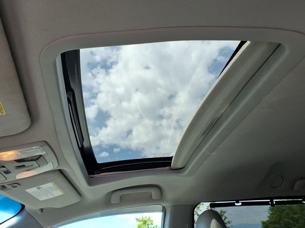 Used 2017 Toyota Sienna XLE AWD/4WD image 10