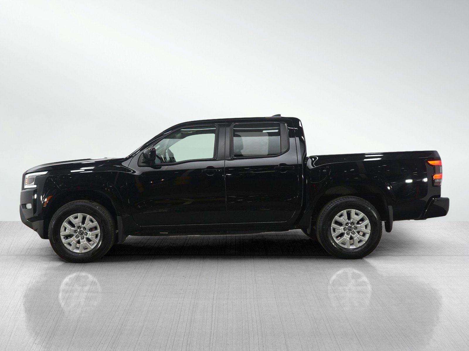 Used 2023 Nissan Frontier SV w/ SV Premium Package image 2