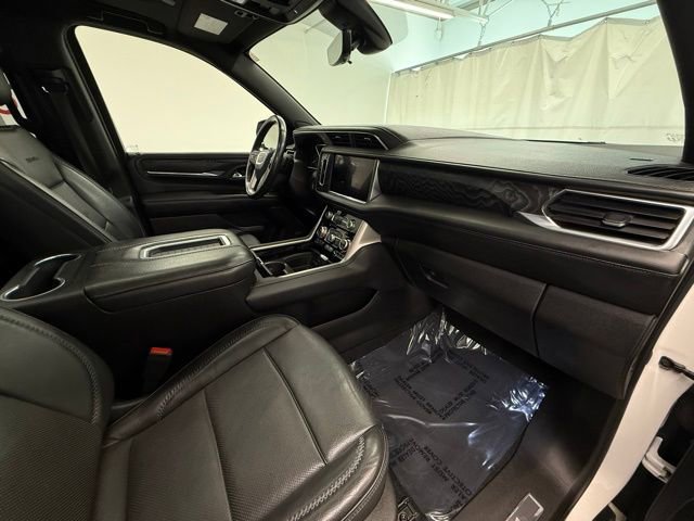Used 2021 GMC Yukon Denali w/ Denali Premium Package image 9