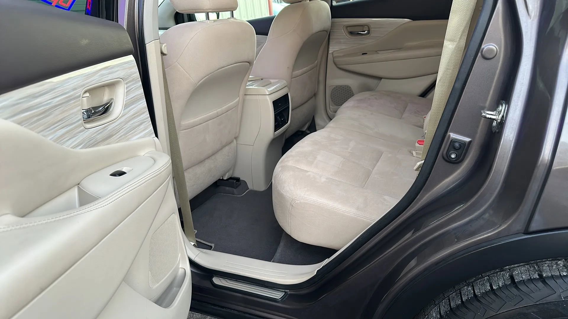 Used 2016 Nissan Murano SV image 14