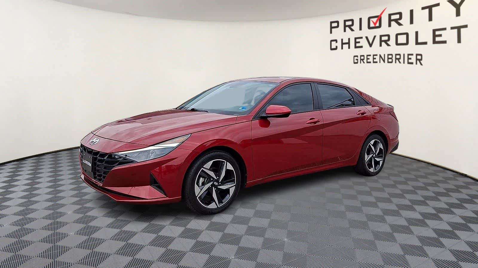 Used 2023 Hyundai Elantra SEL w/ Convenience Package FWD image 4