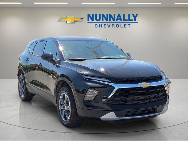 Used 2025 Chevrolet Blazer LT FWD image 7