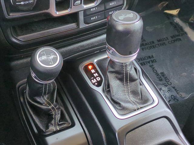 Used 2021 Jeep Wrangler Unlimited Sahara w/ Cold Weather Group AWD/4WD image 12