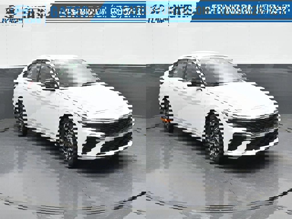 New 2025 Hyundai Elantra Sport image 5