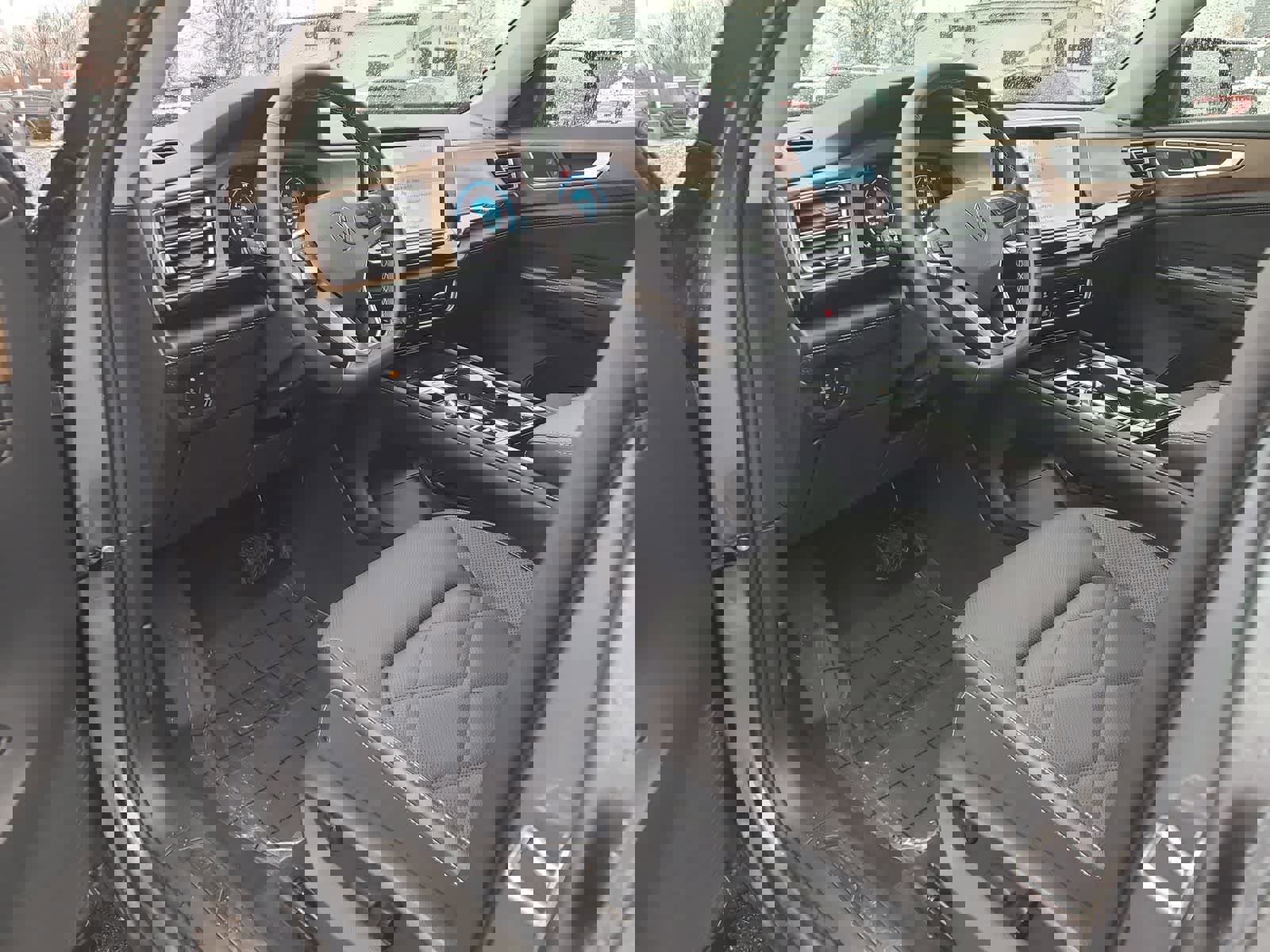 Used 2024 Volkswagen Atlas SE image 10