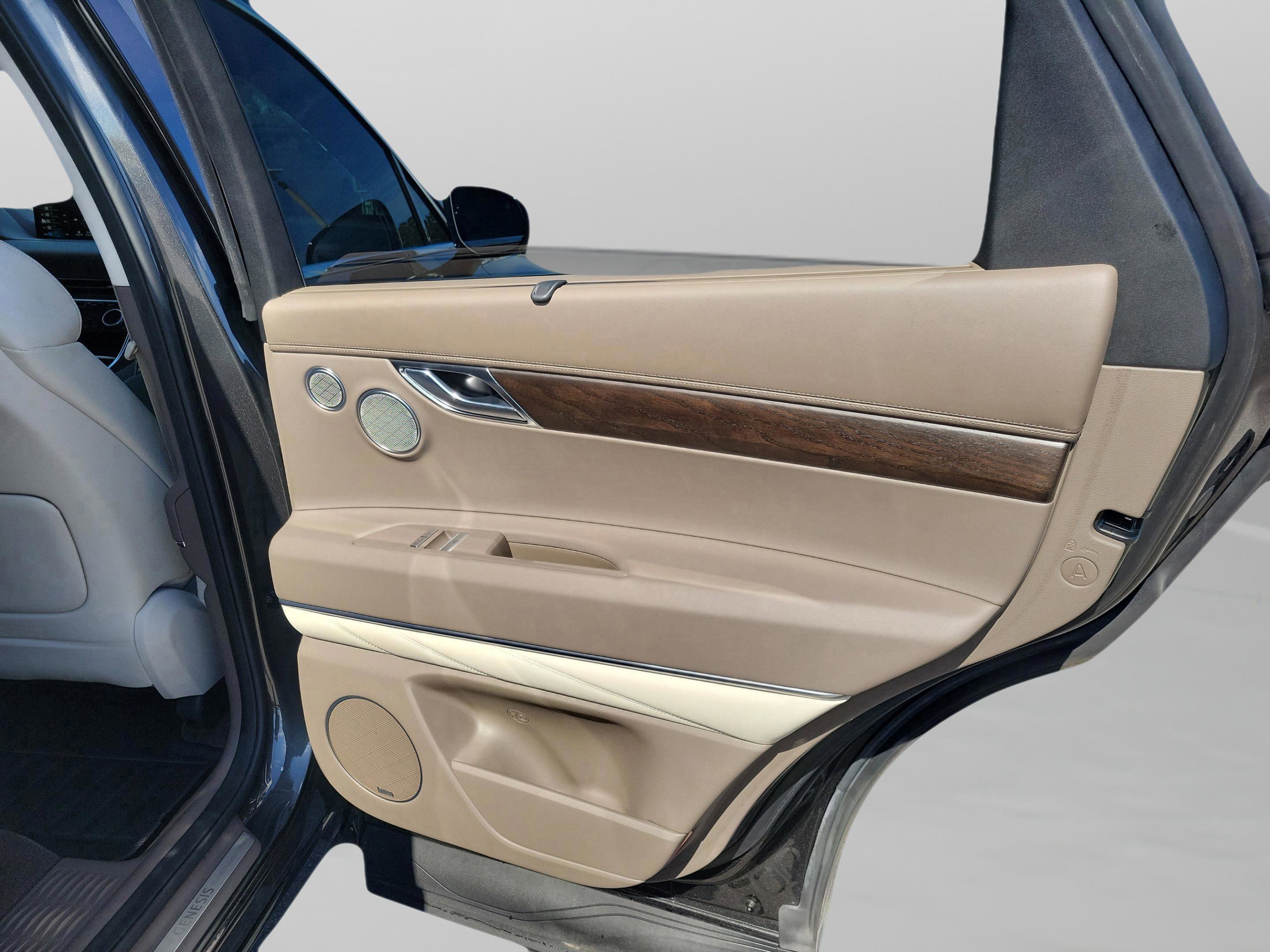 Used 2024 Genesis GV80 3.5T image 32