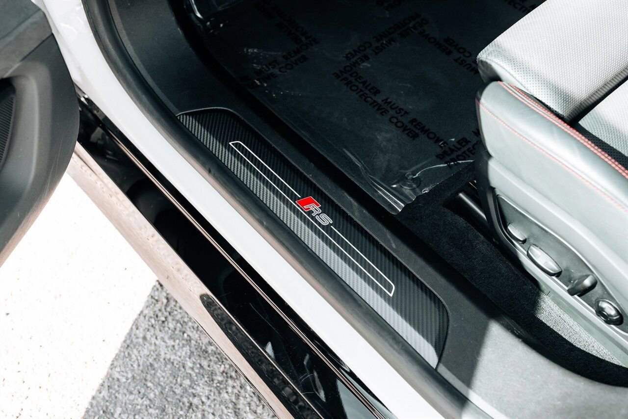 Used 2022 Audi RS e-tron GT w/ Year 1 Package image 21