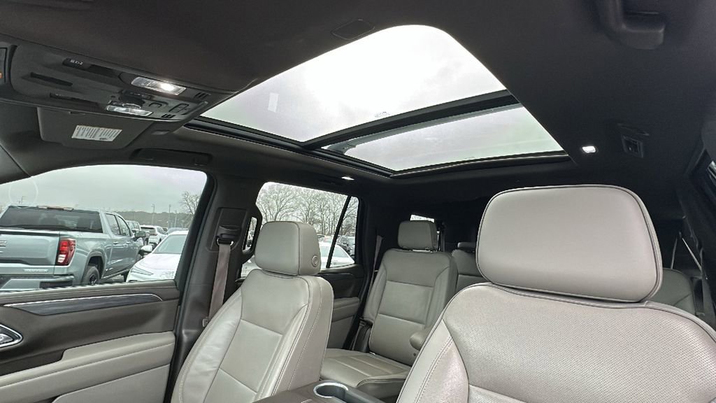 Used 2021 GMC Yukon SLT w/ SLT Luxury Plus Package image 16