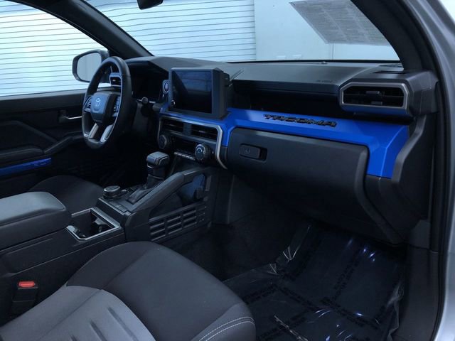 Certified 2025 Toyota Tacoma TRD Off-Road AWD/4WD image 15