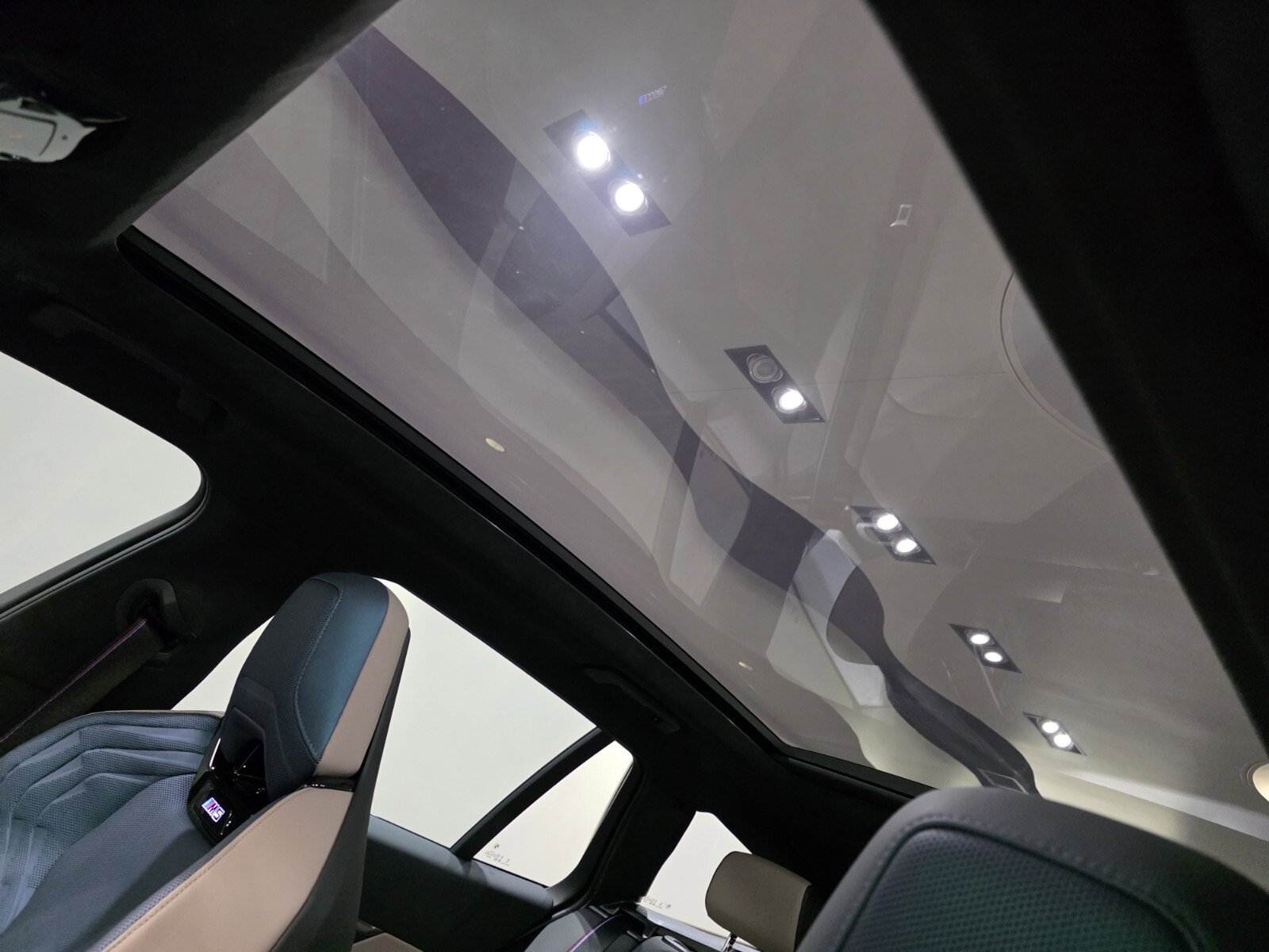 Used 2025 BMW M5 Touring image 9