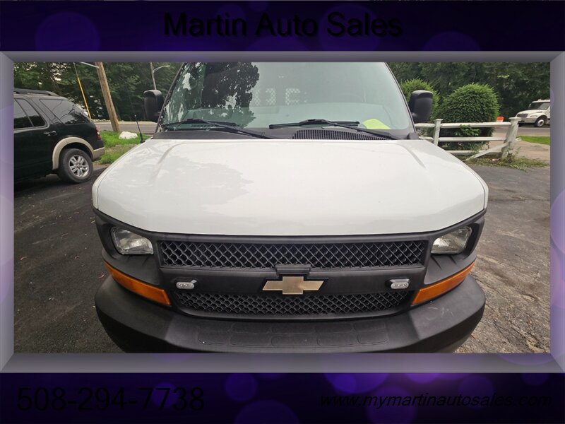 Used 2010 Chevrolet Express 1500 AWD w/ Power Package image 3