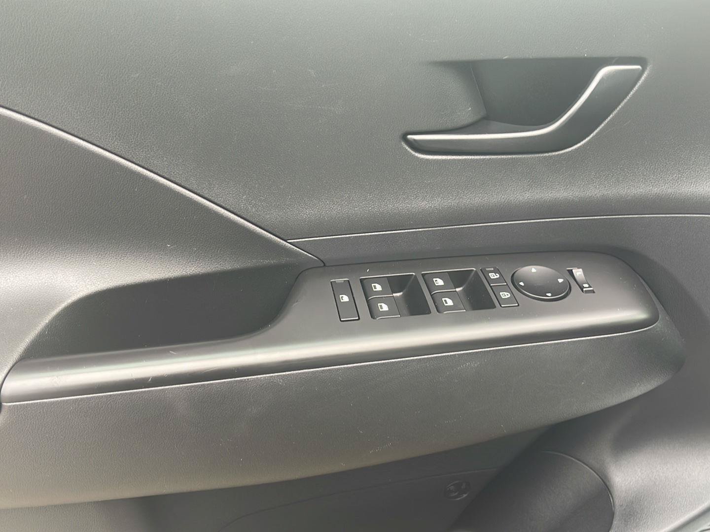 Certified 2025 Hyundai Kona SEL AWD/4WD image 24
