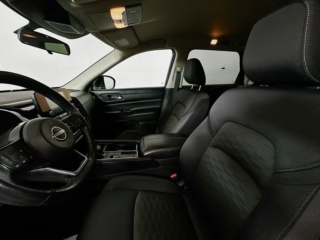 Used 2022 Nissan Pathfinder SV w/ SV Black Package image 21