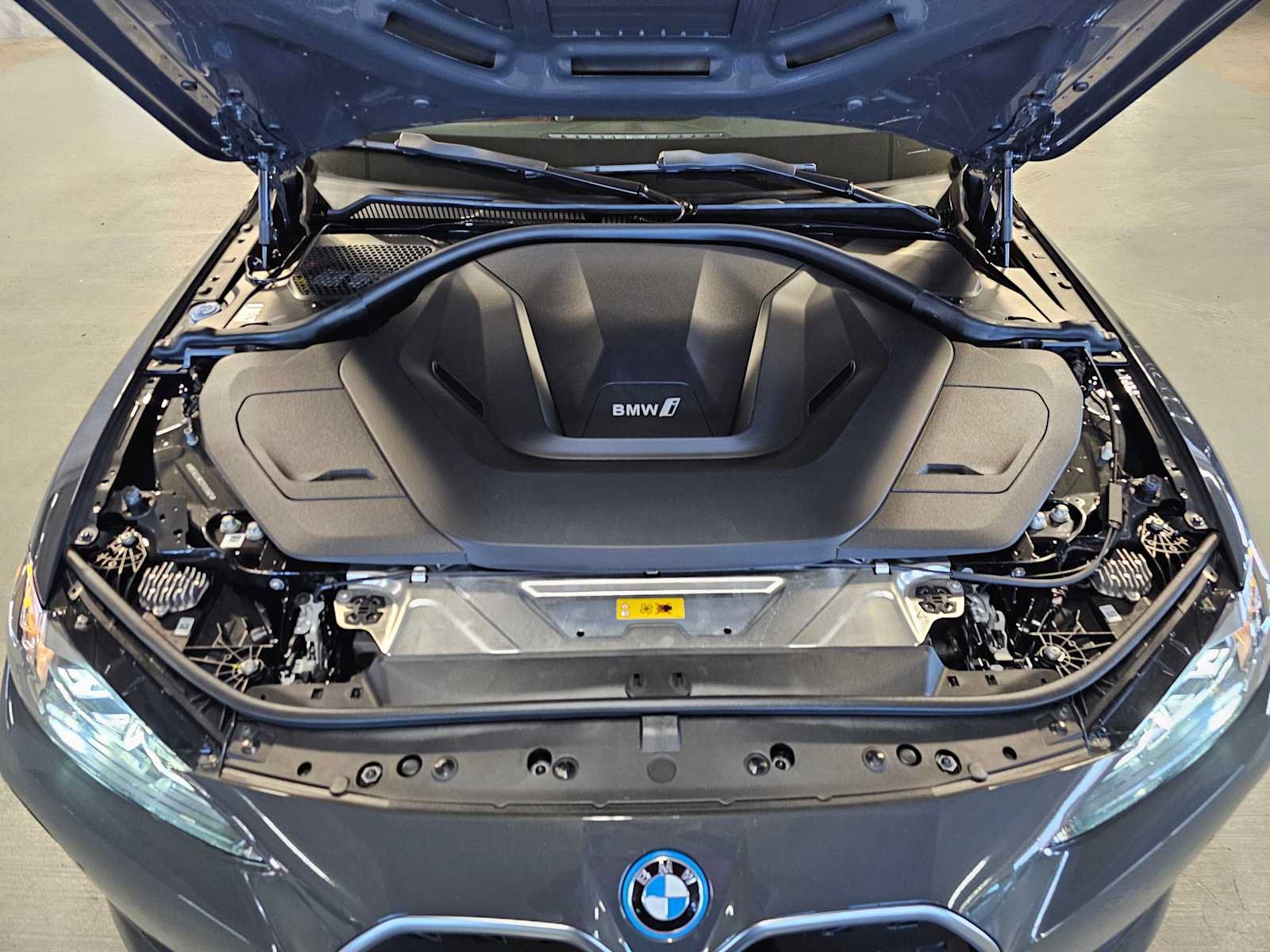 Certified 2023 BMW i4 eDrive35 w/ Premium Package RWD image 9