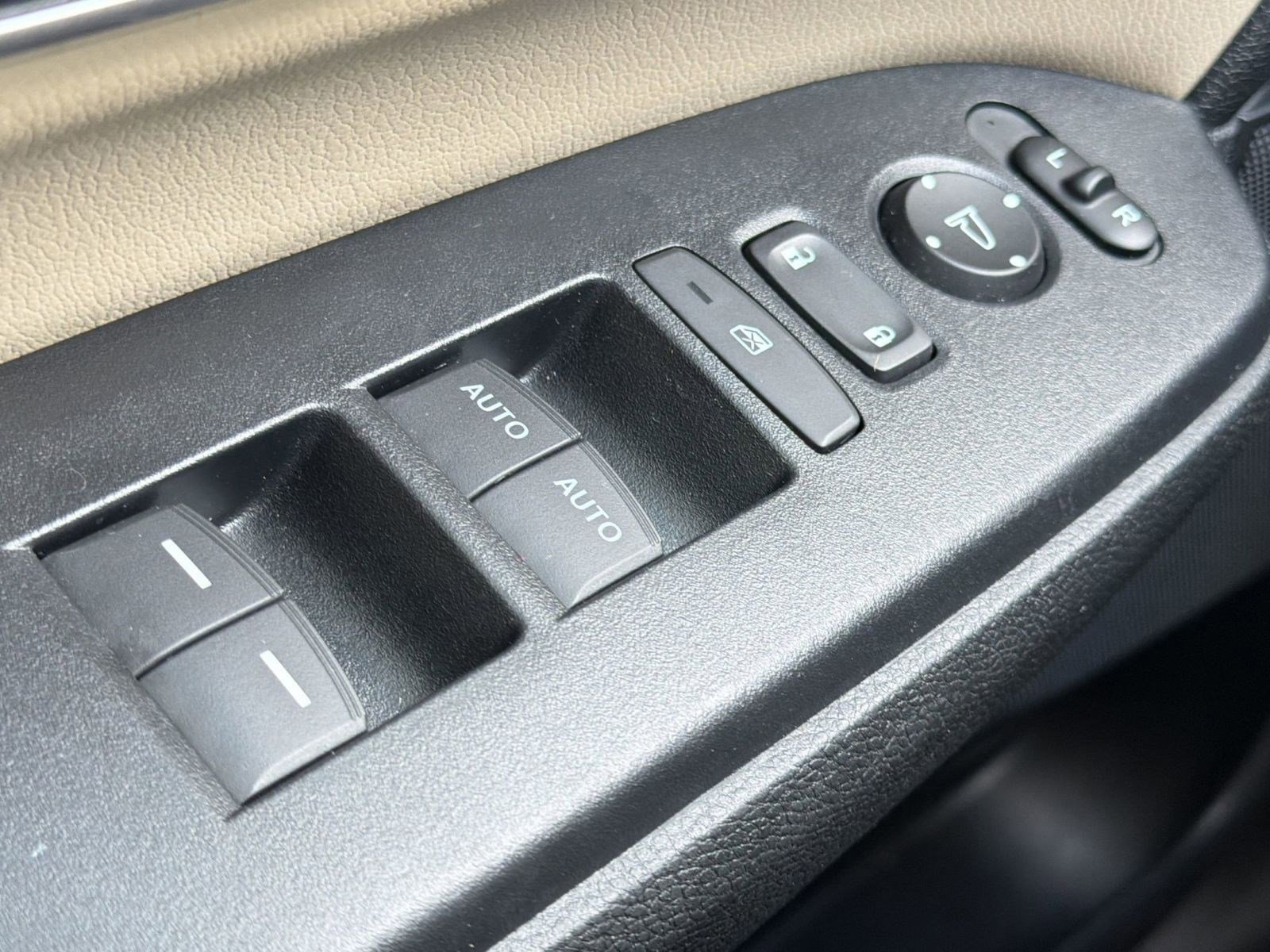 Used 2019 Honda CR-V Touring image 23