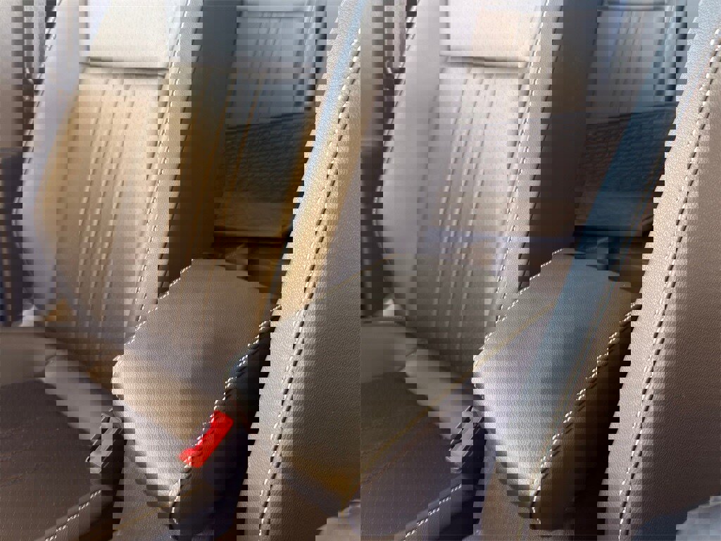 Used 2024 Volkswagen Tiguan SE R-Line image 21