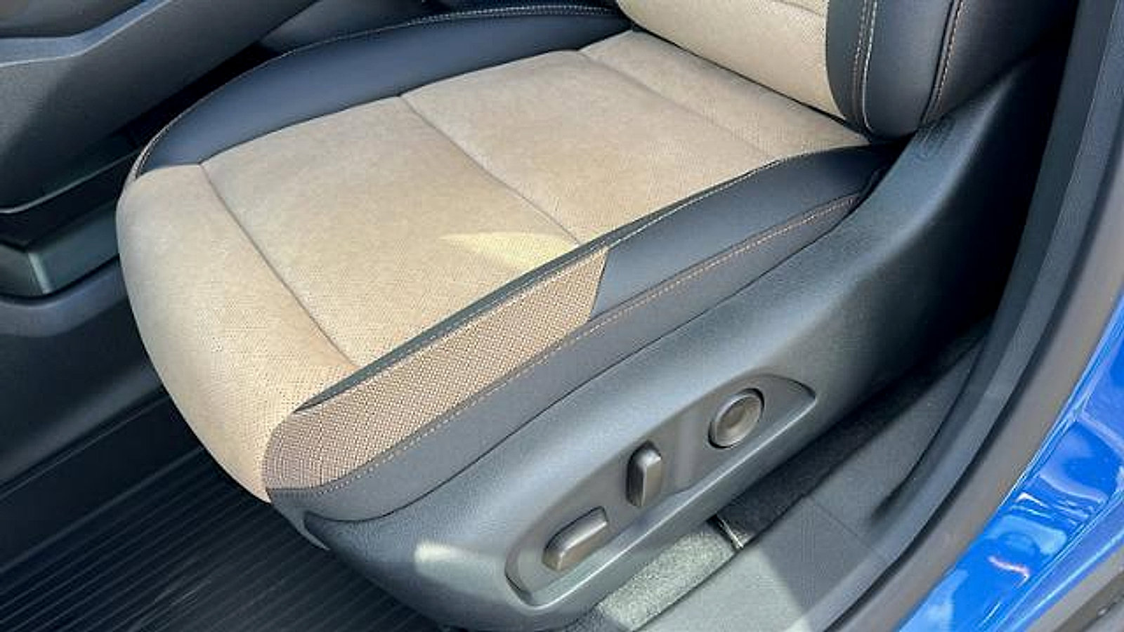 New 2026 Chevrolet Equinox ACTIV w/ Convenience Package III image 17