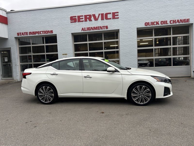 Used 2023 Nissan Altima 2.5 SL
