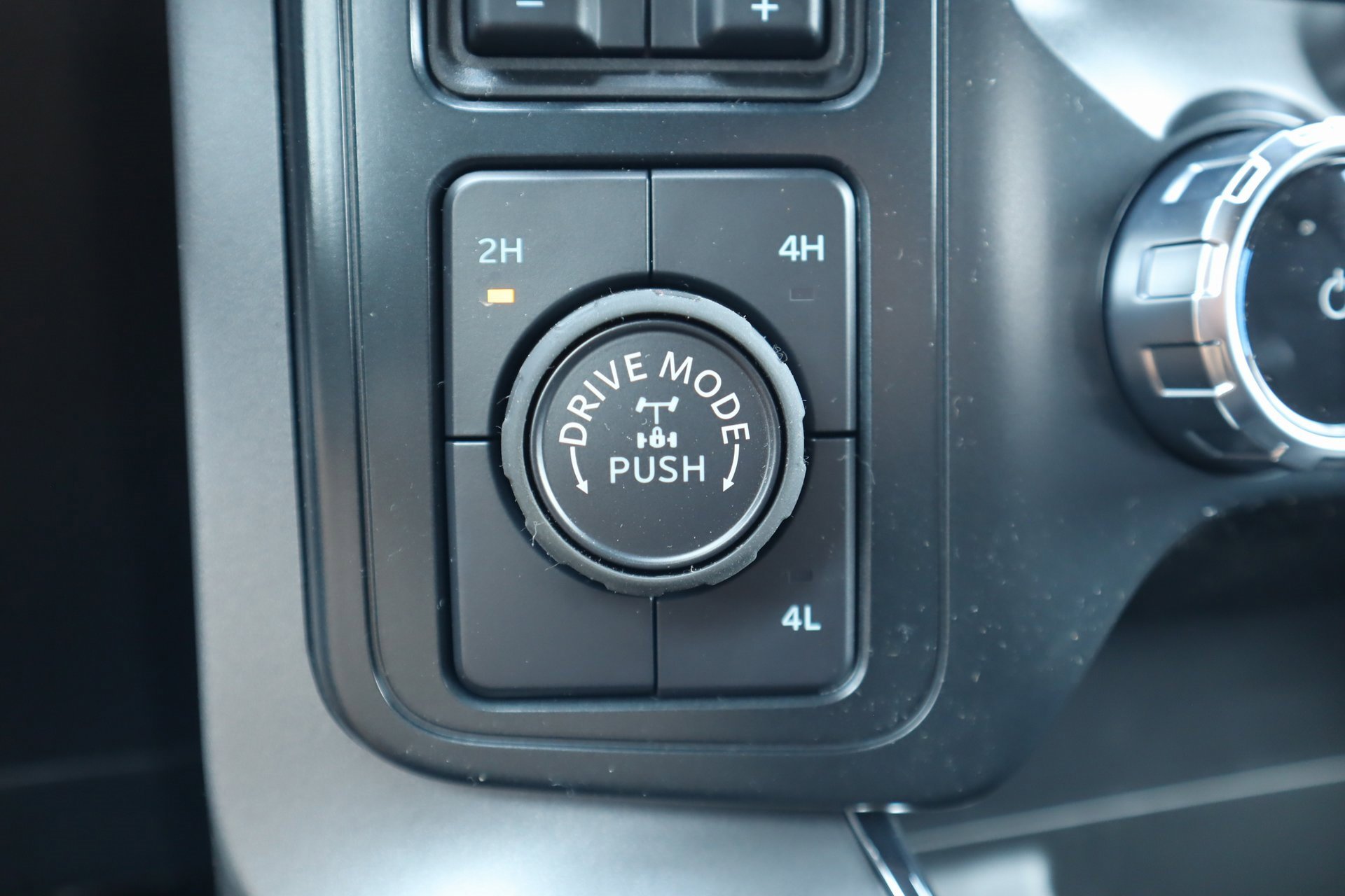 New 2025 Ford F150 XLT w/ Equipment Group 302A MID image 10