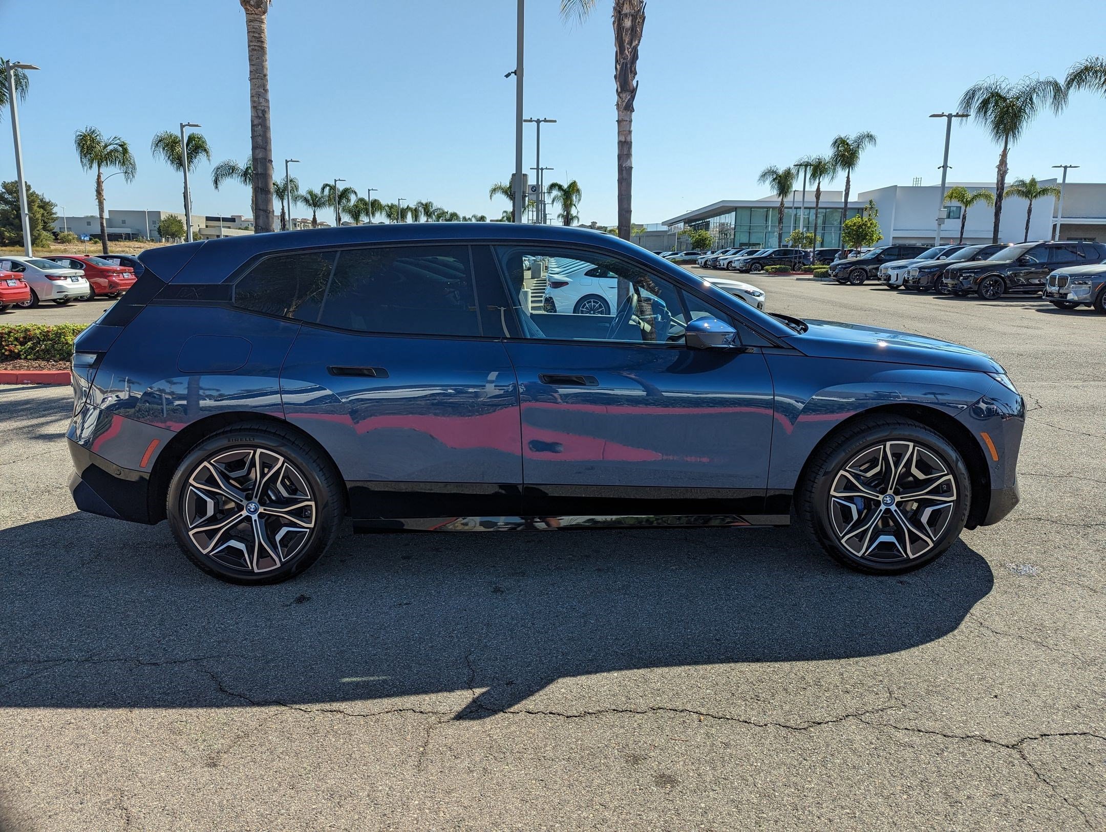 Used 2025 BMW iX xDrive50 w/ Premium Package image 11