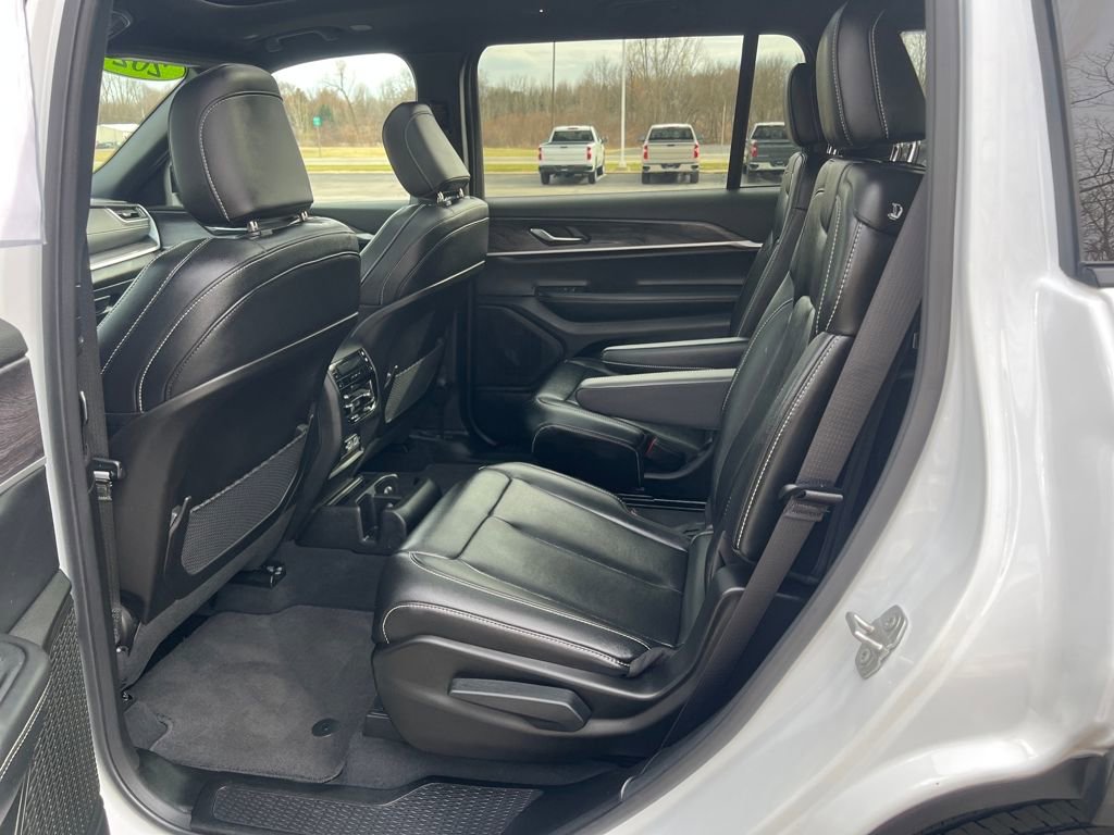 Used 2024 Jeep Grand Cherokee L Limited image 22