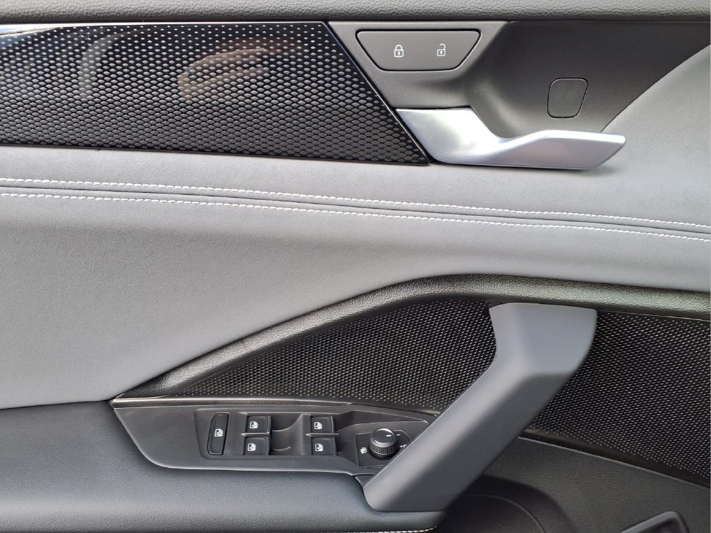 New 2026 Volkswagen Tiguan SE AWD/4WD image 22