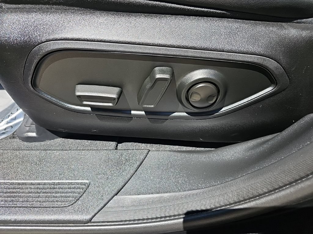 Certified 2026 Jeep Cherokee Limited AWD/4WD image 30