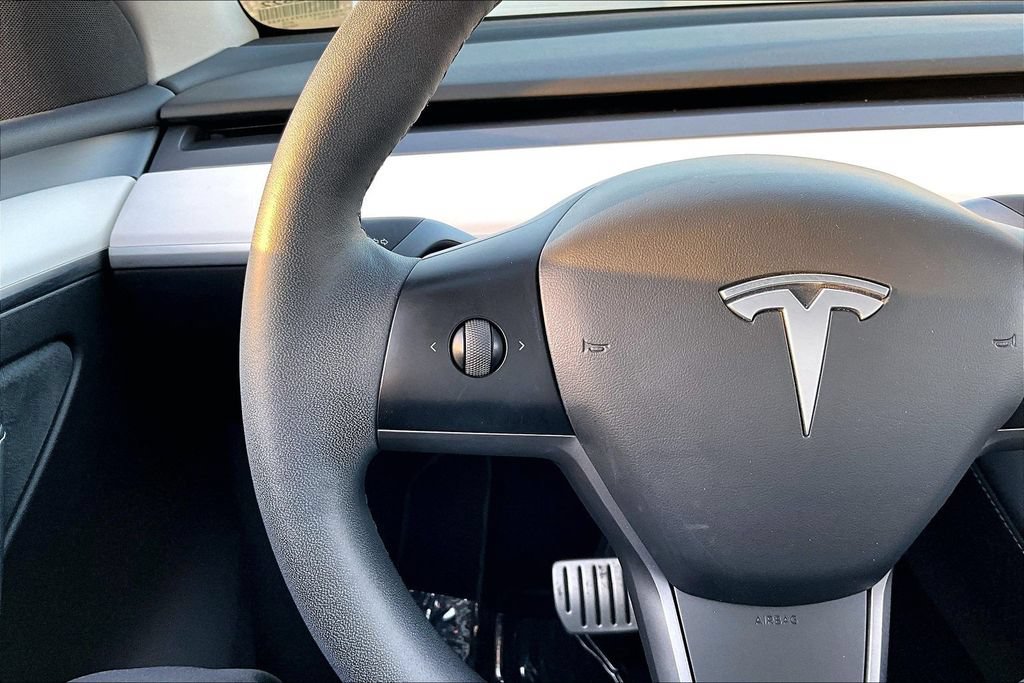 Used 2023 Tesla Model Y Performance AWD/4WD image 11
