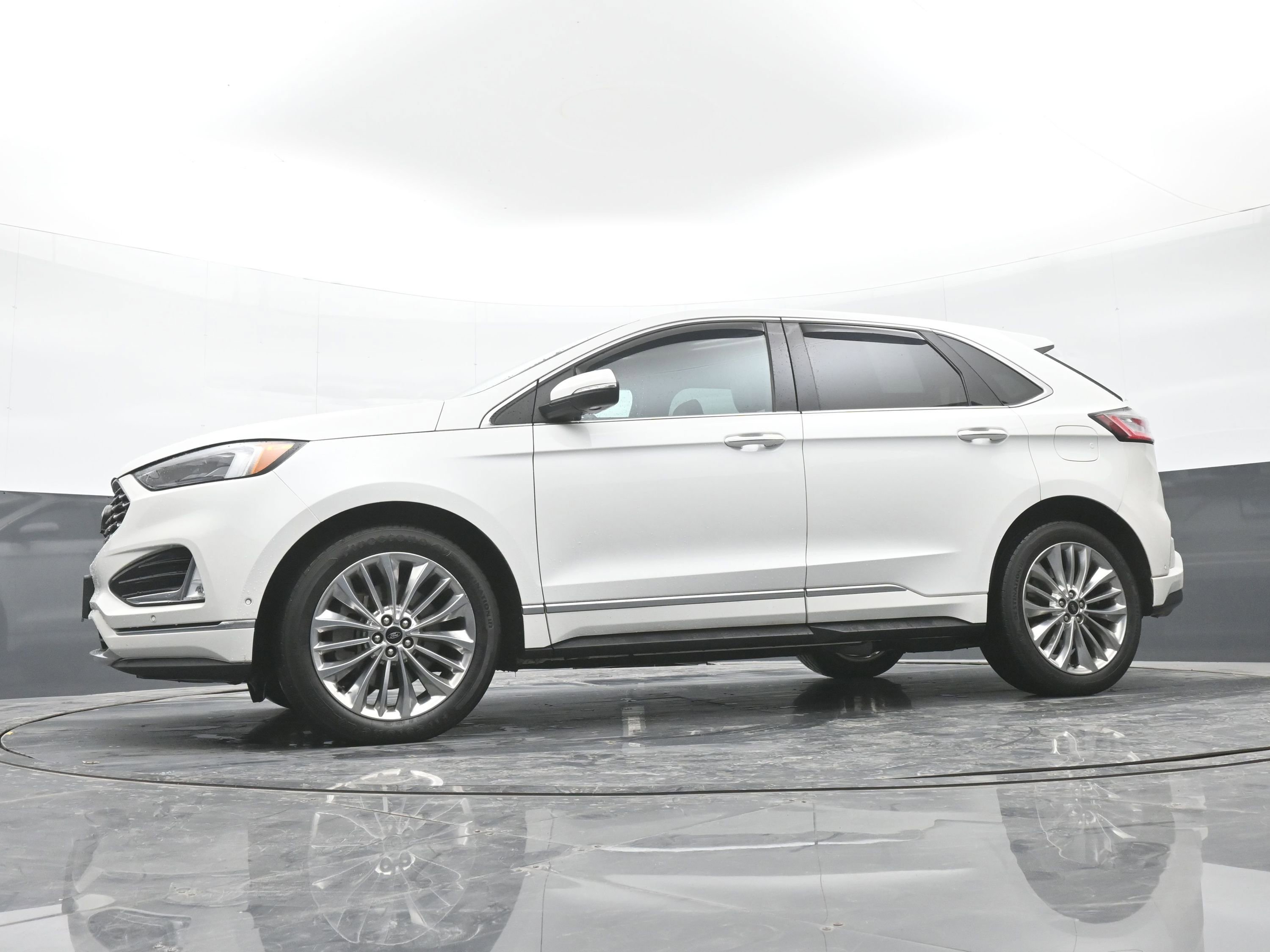 Used 2021 Ford Edge Titanium w/ Equipment Group 301A image 39