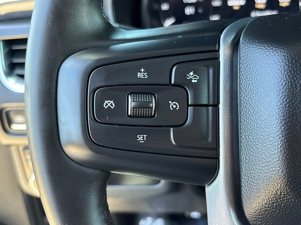 Used 2024 GMC Yukon SLT AWD/4WD image 18