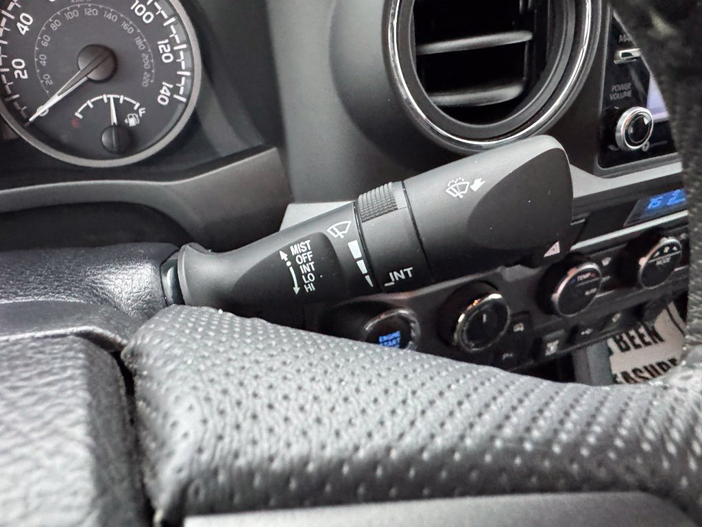 Used 2021 Toyota Tacoma TRD Off-Road w/ Technology Package AWD/4WD image 21