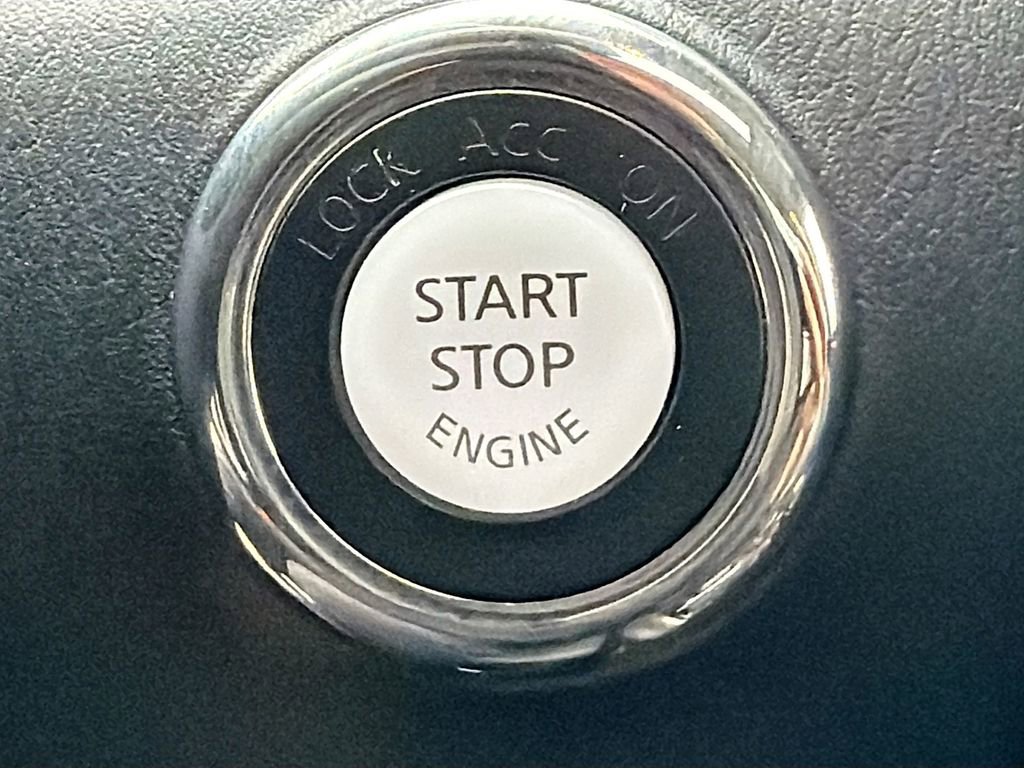 Used 2024 Nissan Armada SL image 39