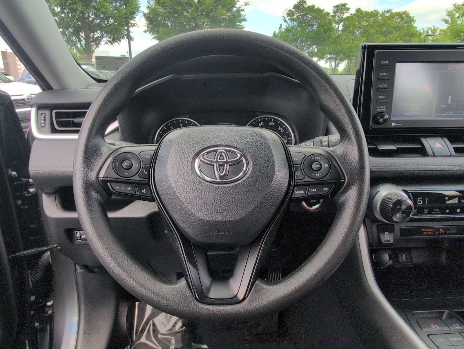 Used 2022 Toyota RAV4 XLE AWD/4WD image 22
