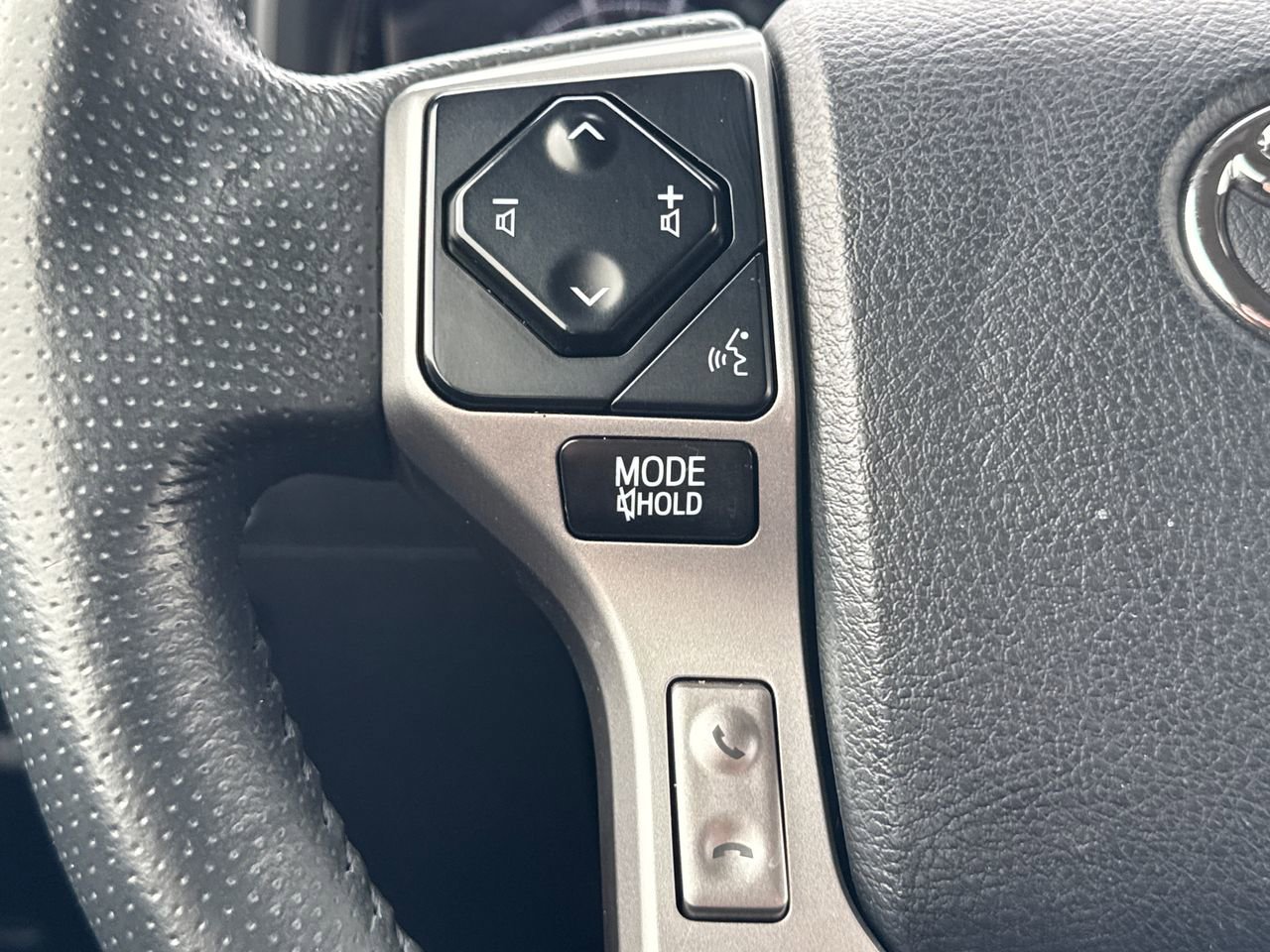 Used 2023 Toyota 4Runner SR5 AWD/4WD image 30