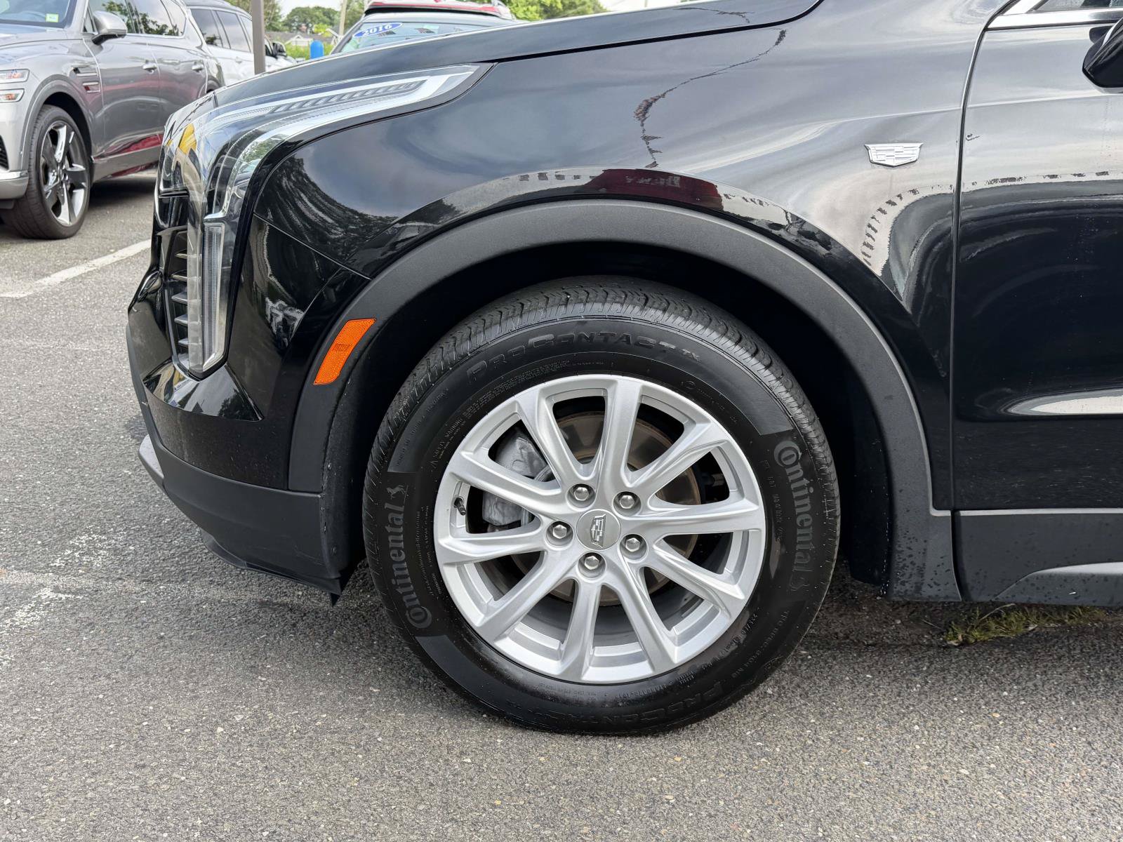 Certified 2023 Cadillac XT4 Luxury w/ Cold Weather Package AWD/4WD image 8