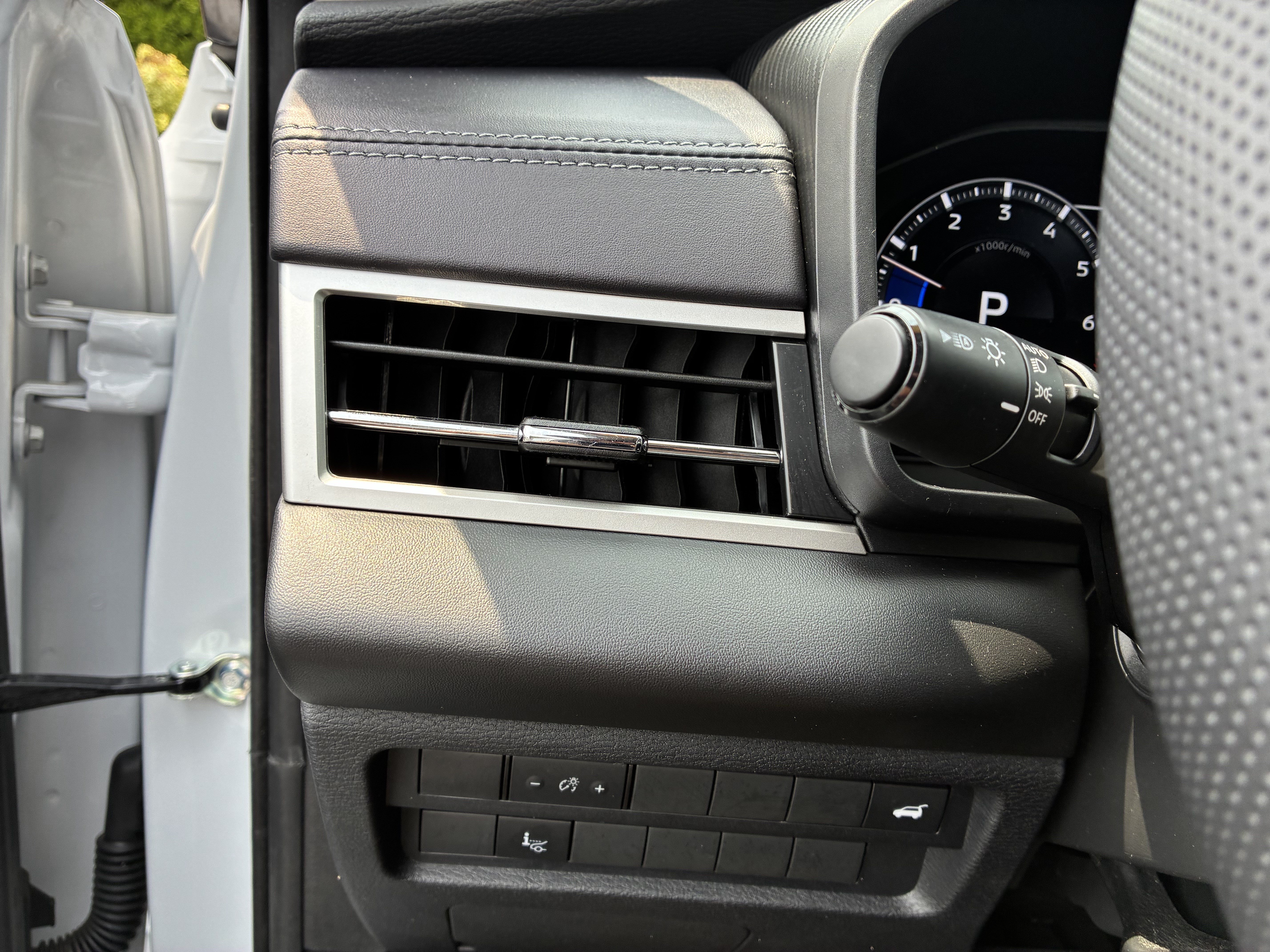 Used 2024 Mitsubishi Outlander SEL FWD image 28